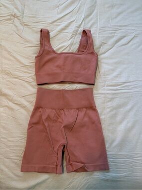Ribbed Mauve Workout Set - Crop Tank & High-Waist Biker Shorts